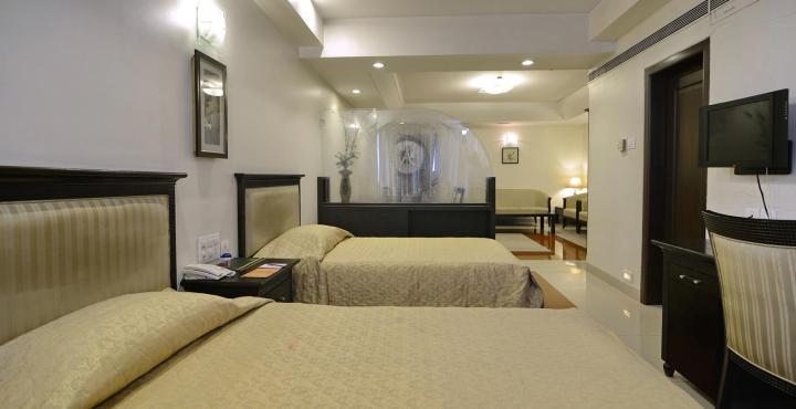 Ambience Executive Hotel Pimpri-Chinchwad Exterior photo